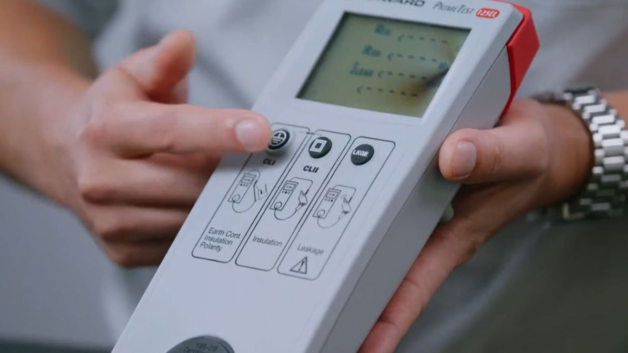 Load video: Unboxing Seaward Primetest 125 EL