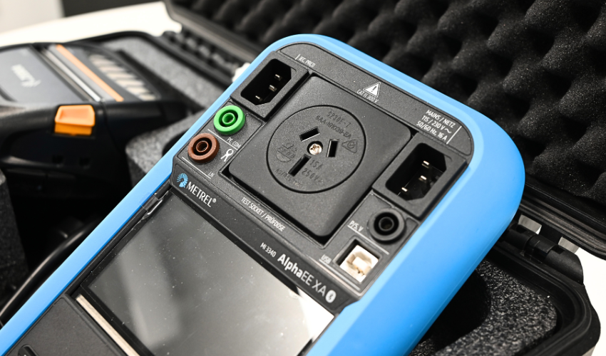 Metrel EE 3340  closeup